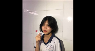 Em học sinh lớp 8 quay video gửi cho anh người yêu