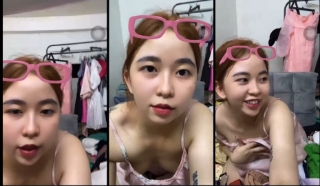 Em gái xinh xắn bán hàng bị lộ vú